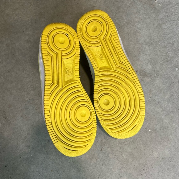 Yellow Sparkly Airforce size 5.5 Y - Picture 4 of 6